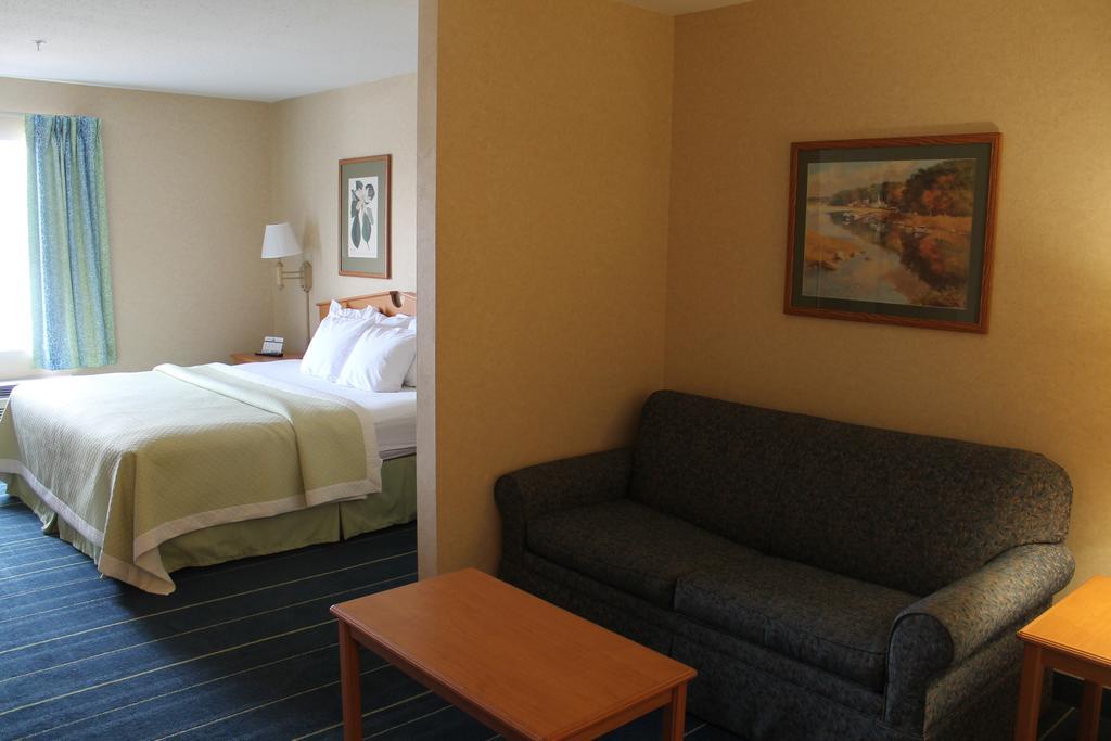 Days Inn & Suites By Wyndham Bridgeport - Clarksburg Ruang foto