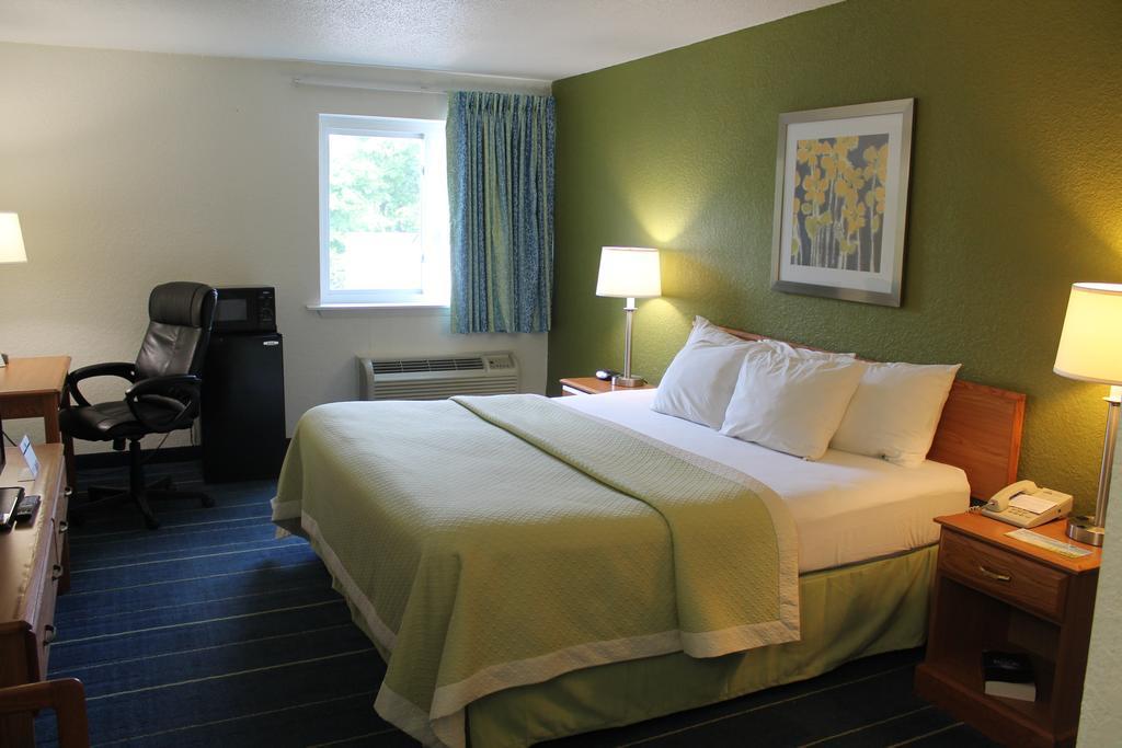 Days Inn & Suites By Wyndham Bridgeport - Clarksburg Ruang foto