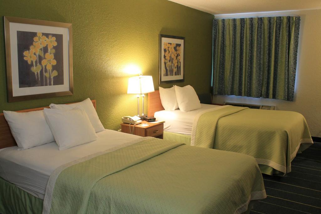 Days Inn & Suites By Wyndham Bridgeport - Clarksburg Ruang foto