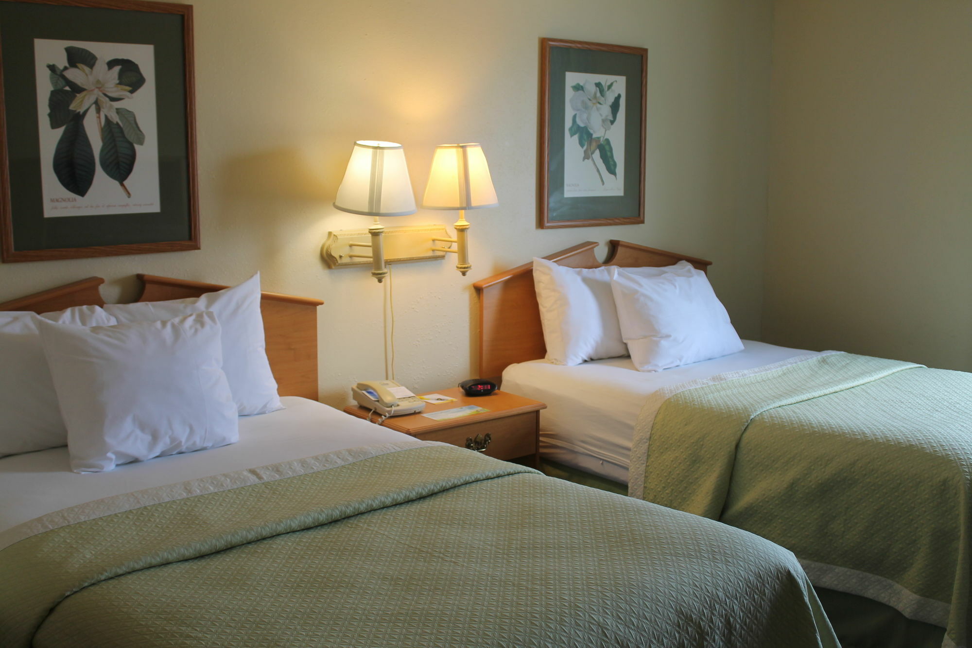 Days Inn & Suites By Wyndham Bridgeport - Clarksburg Bagian luar foto
